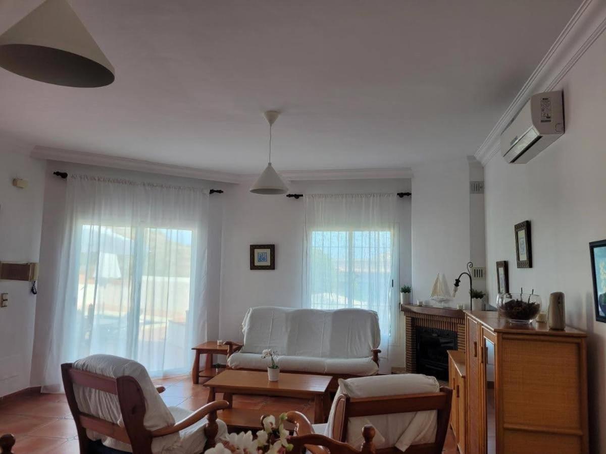 Nerja Tamango Hill 9 Silhouse Willa Torrox
